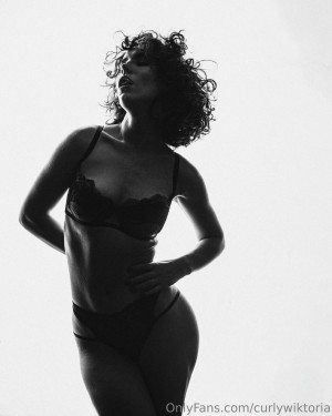 curlywiktoria Photo #185