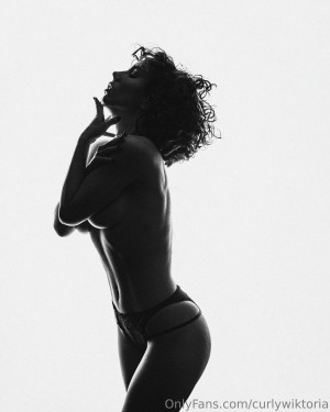 curlywiktoria Photo #188