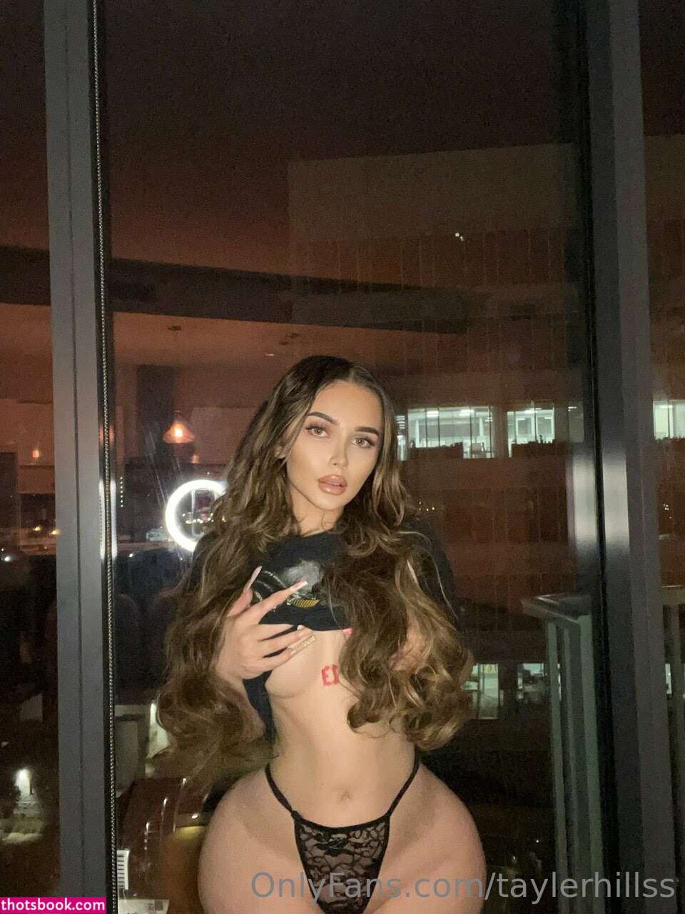 Tayler Hills Photo #579