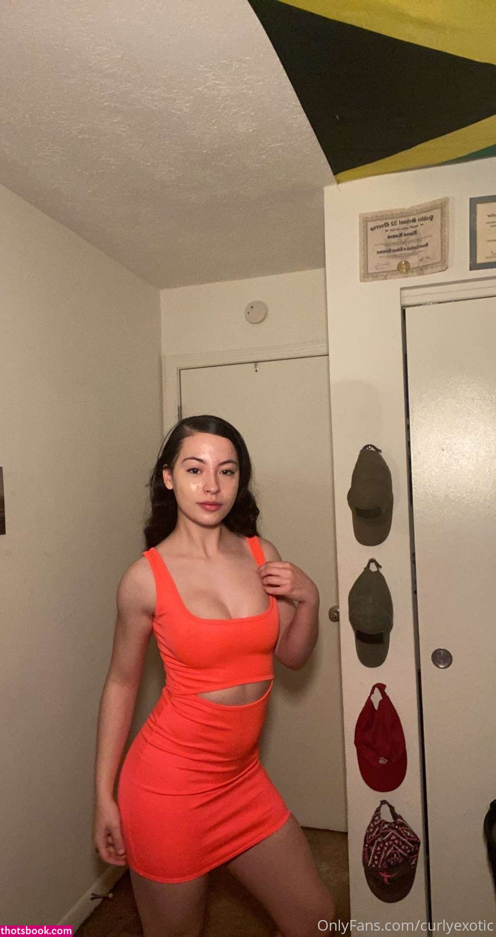 curlyexotic Photo #17