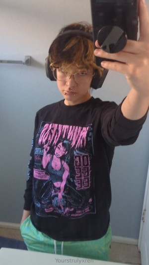 Yourstrulyxren Photo #56