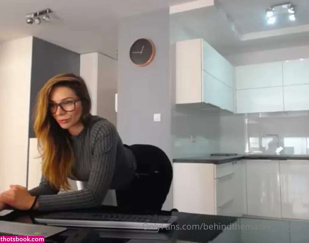 Behindthemaskk Photo #56