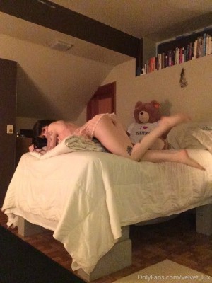 Velvet Lux Photo #57