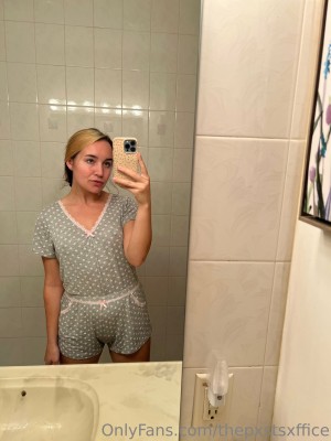 Erin Postsoffice Photo #122