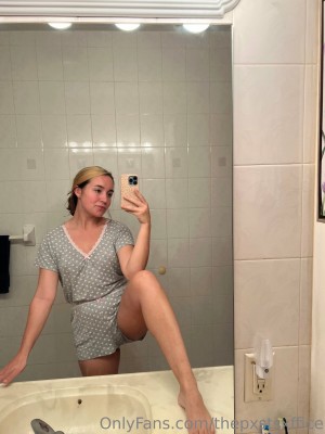 Erin Postsoffice Photo #131