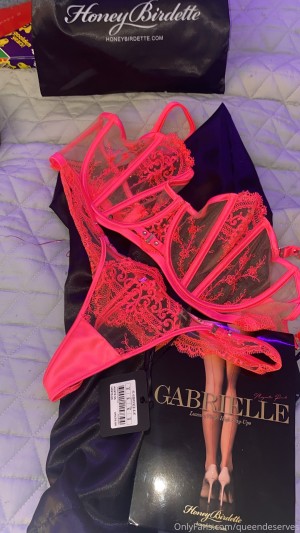 queendeserves Photo #20