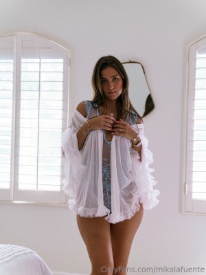 Mikaela Lafuente Photo #973