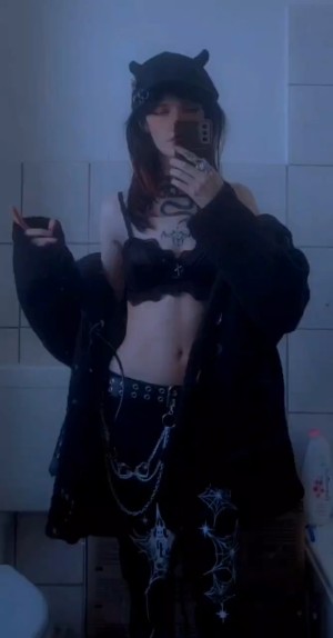 Sm0ltiddym0thgf Post #6