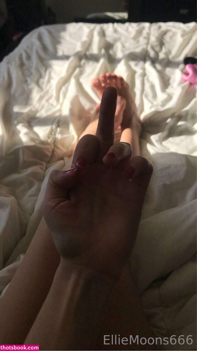 elliemoons999 Photo #23