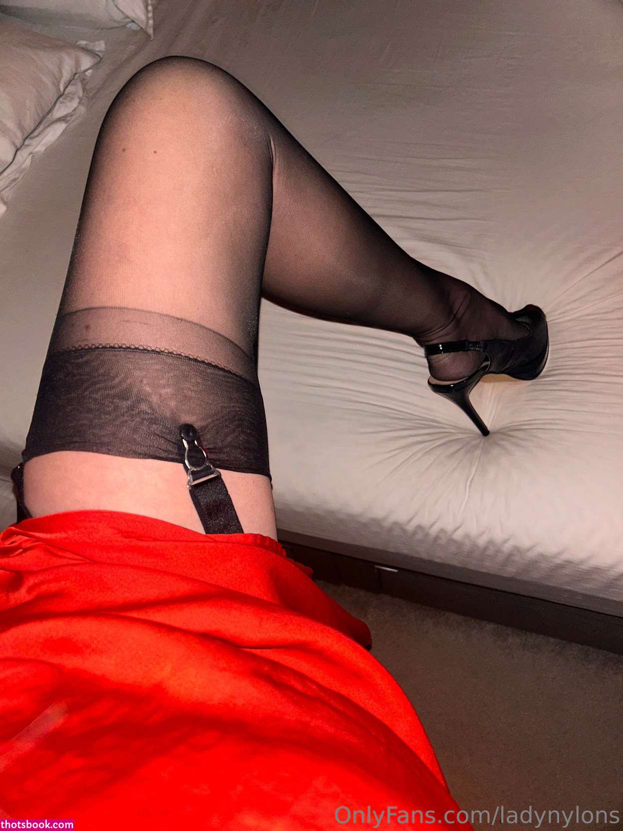 ladynylons Photo #38