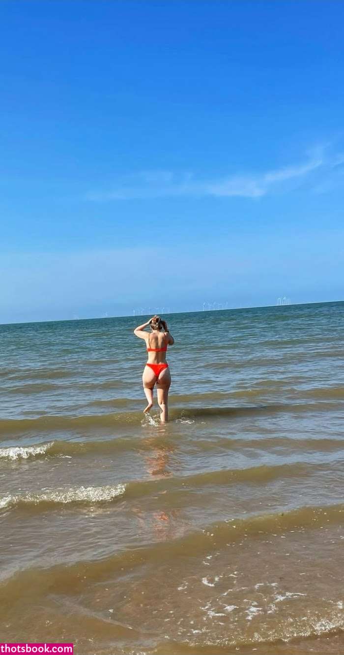 lucyagreen Photo #35