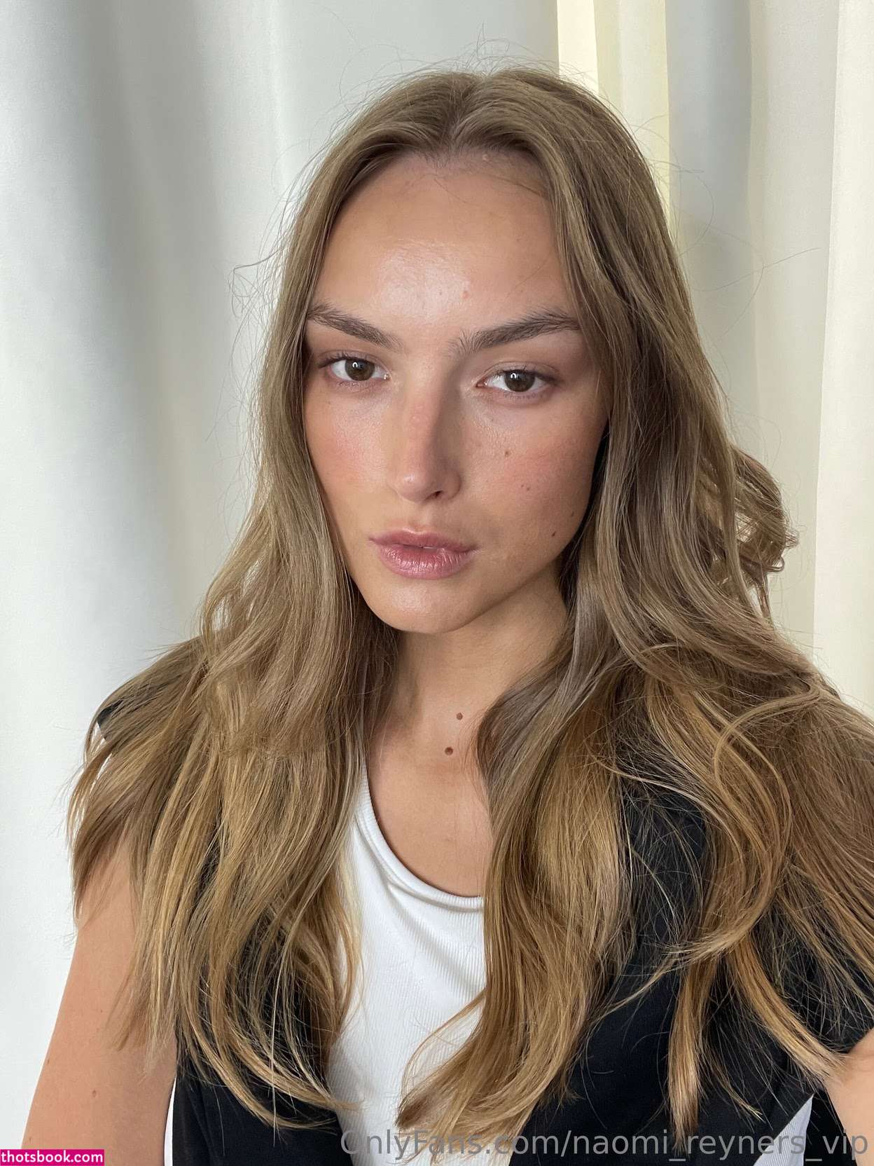 Naomi Reyner Photo #5