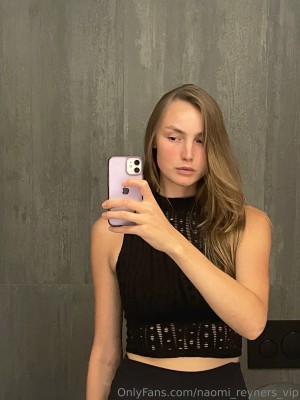 Naomi Reyner Photo #22