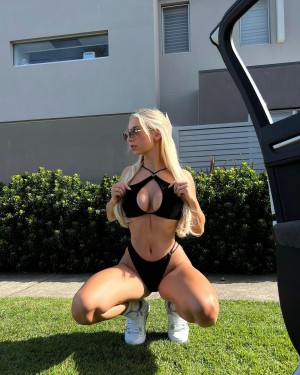 Avalon Nadfalusi Photo #31