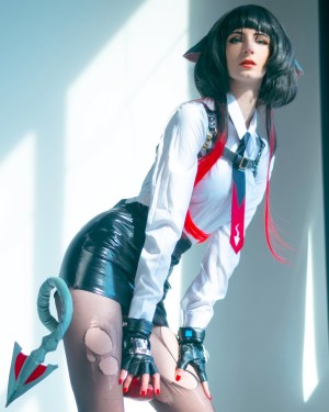 Holly White Photo #14