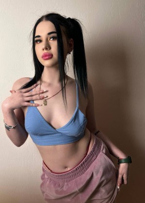 Molly Loveee Photo #11