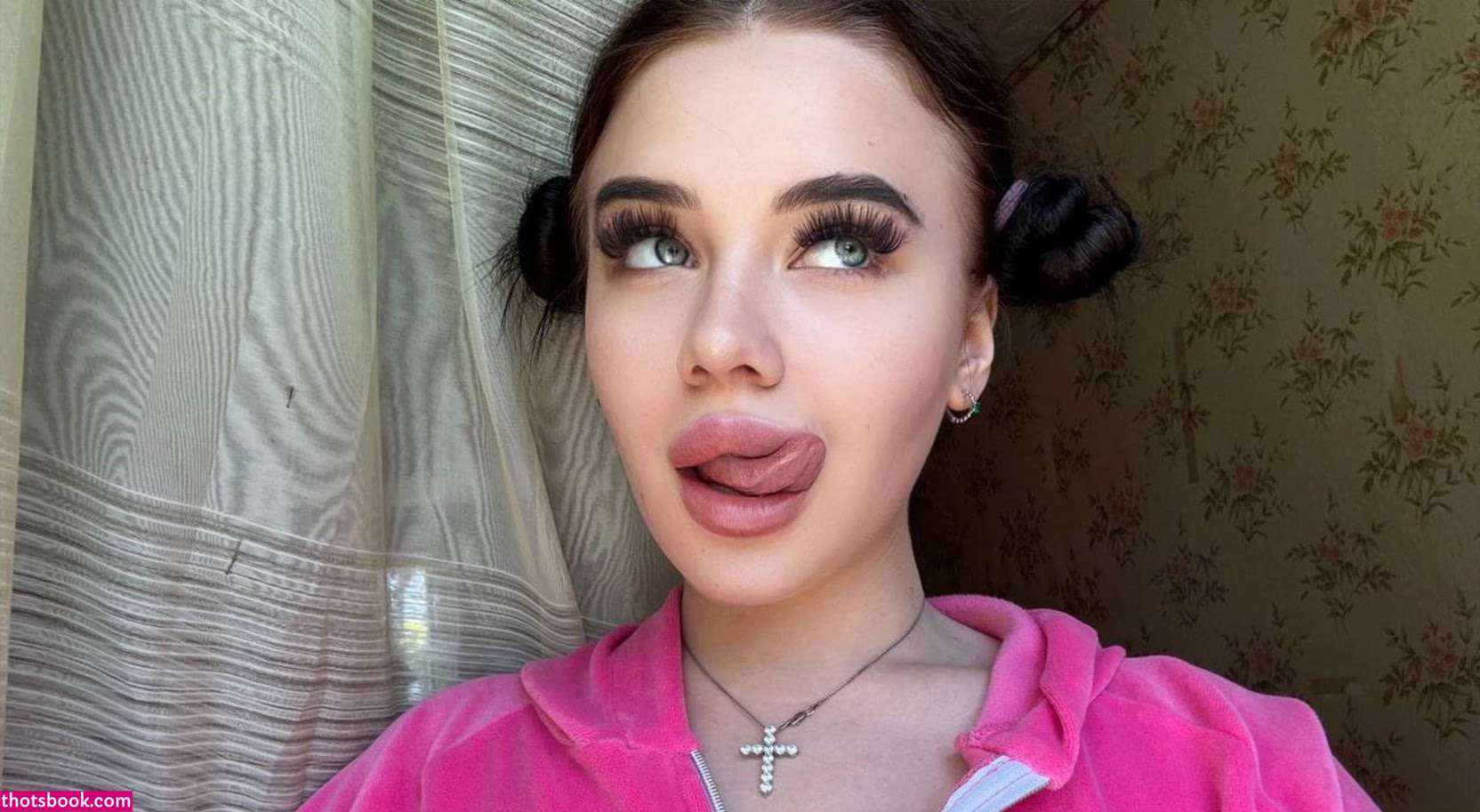 Molly Loveee Photo #19