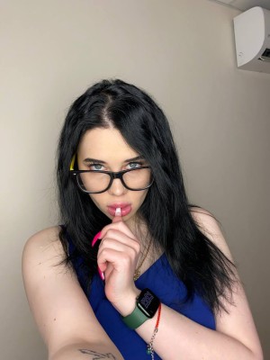 Molly Loveee Photo #27