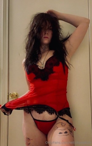 witchyxbitch Photo #4