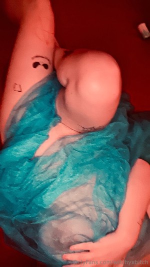 witchyxbitch Photo #14