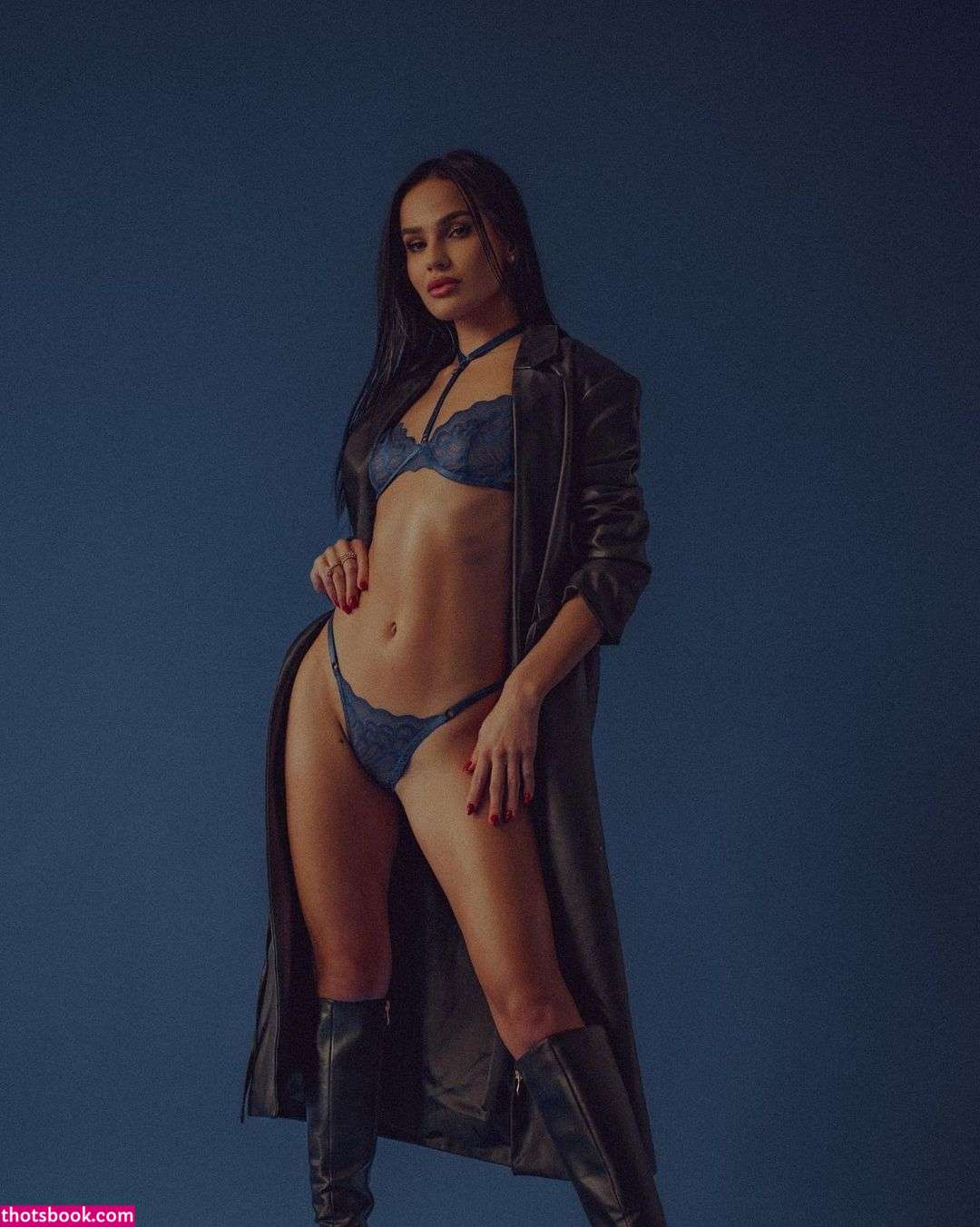 Anet Slotova Photo #3