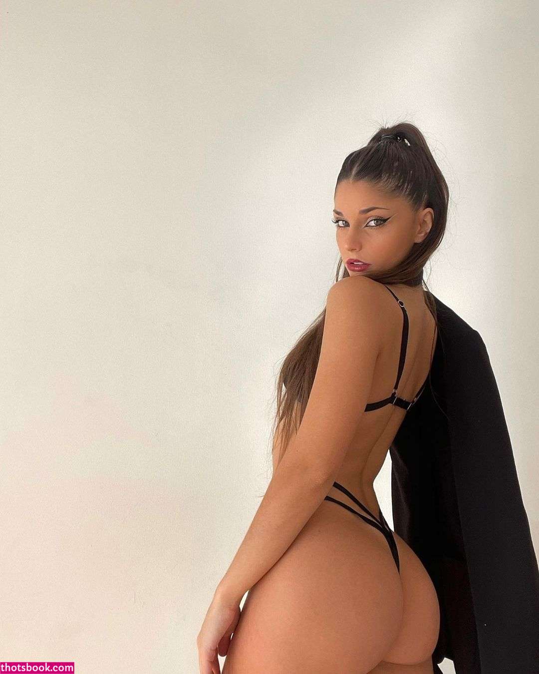 Vicky Vassolo Photo #50