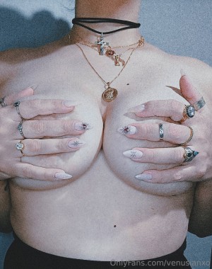 venusianxo Photo #1