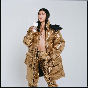 Amanda Sebastian Photo #1