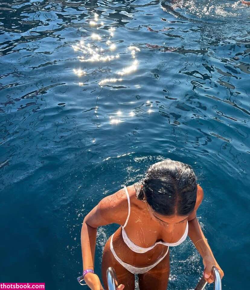 Diya Sharma Photo #20