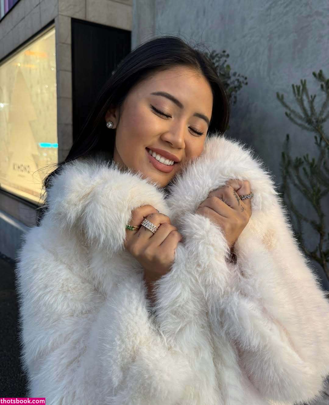 Elena Tsushima Photo #20