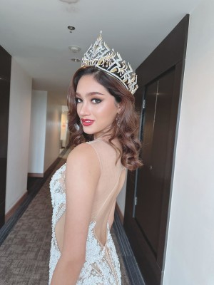 Vanessa Wenk Photo #10