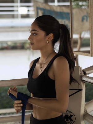 Vanessa Wenk Photo #32