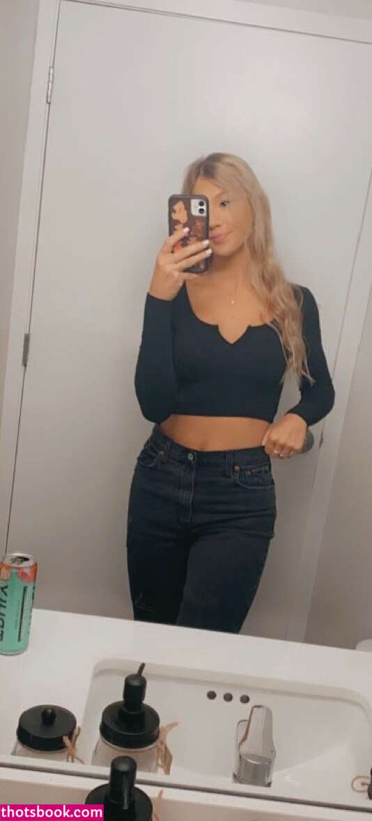 Kaitlyn Carothers Photo #15