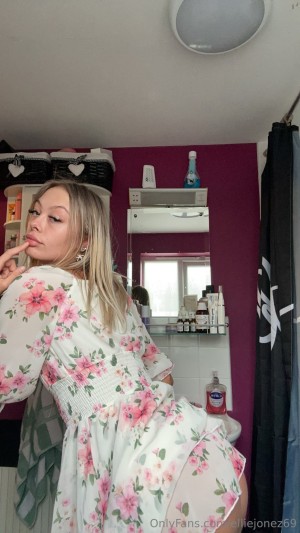 elliejonez69 Photo #30