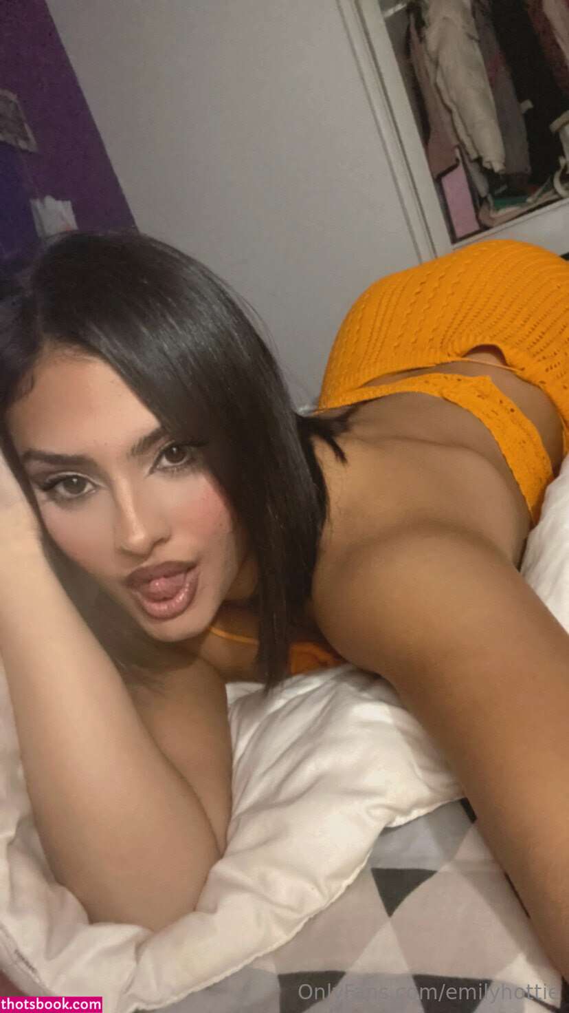 emilyhottie Photo #5