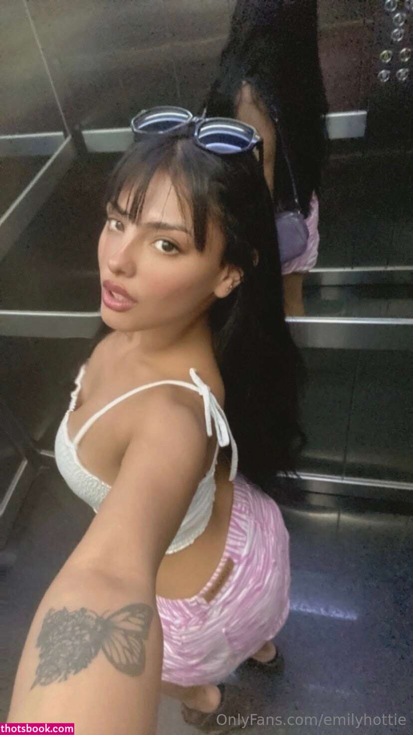 emilyhottie Photo #6