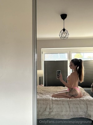 eviesplayground Photo #10