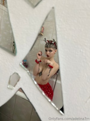 adelina7m Photo #32