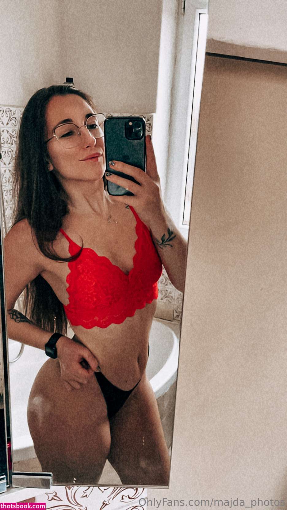 Majda Photos Photo #18