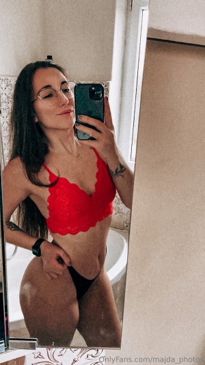 Majda Photos Photo #18