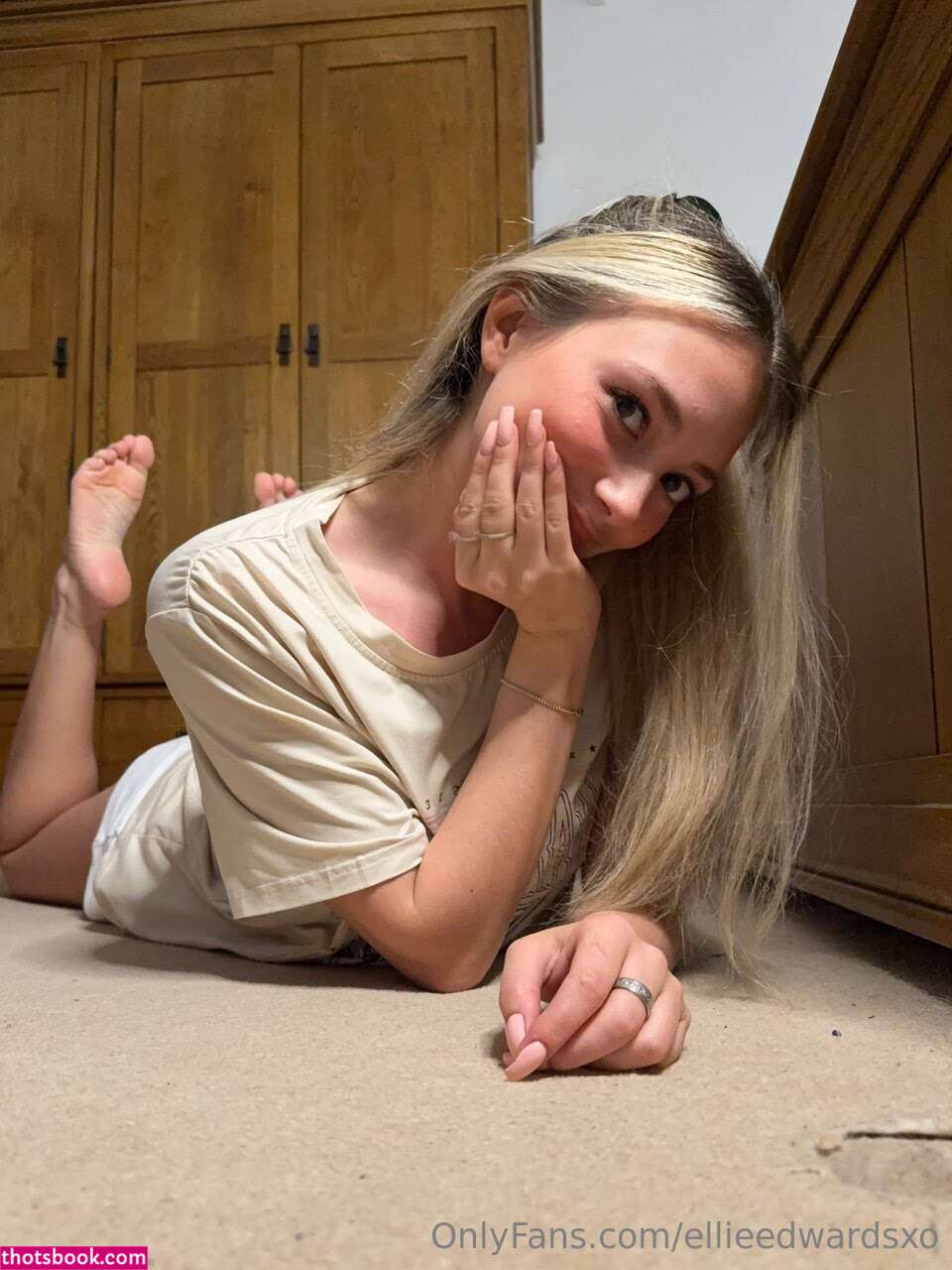 Ellie Edwards Photo #22