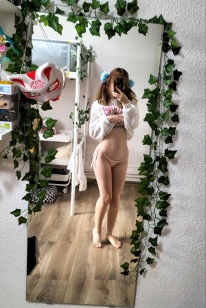 Yumi Waifu Photo #12