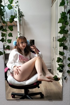 Yumi Waifu Photo #15