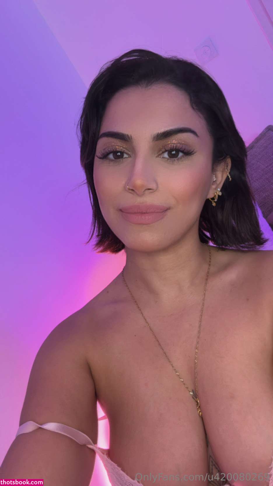 oliviapeachyy Photo #9