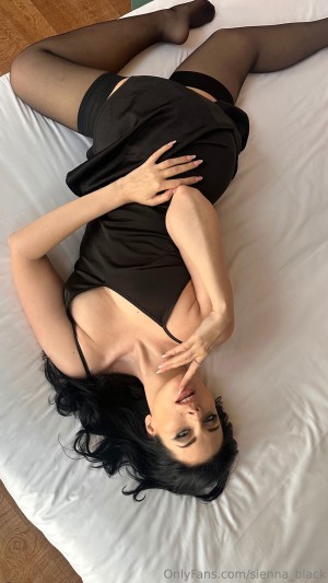 Sienna Black Photo #168