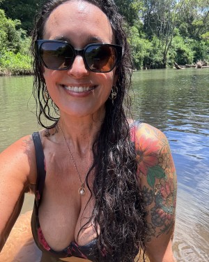 Amelia Linda Photo #3