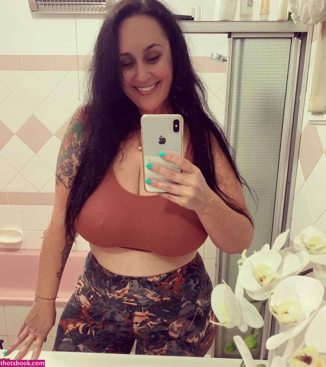 Amelia Linda Photo #8