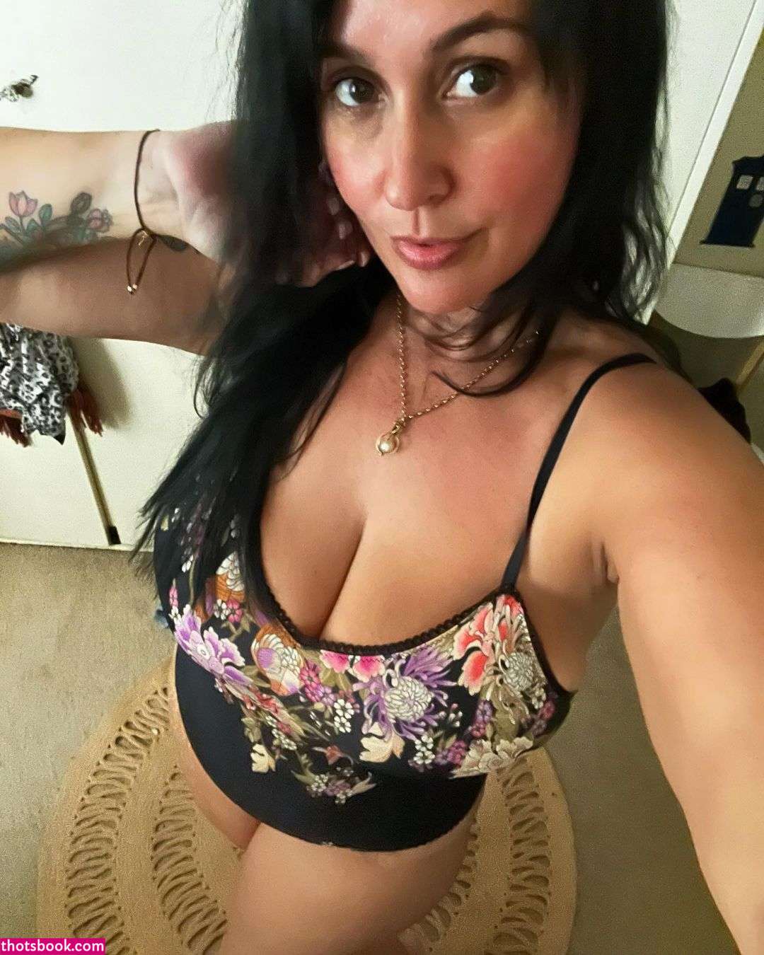 Amelia Linda Photo #30