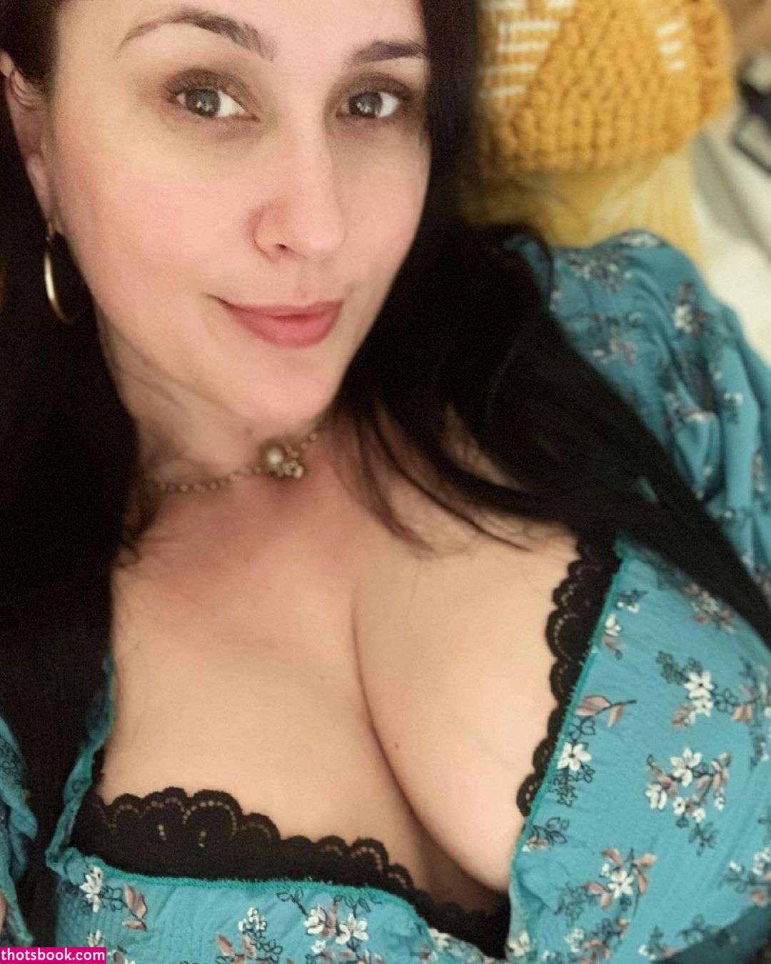 Amelia Linda Photo #38