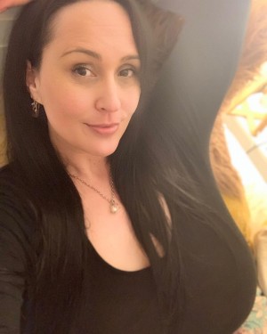 Amelia Linda Photo #19